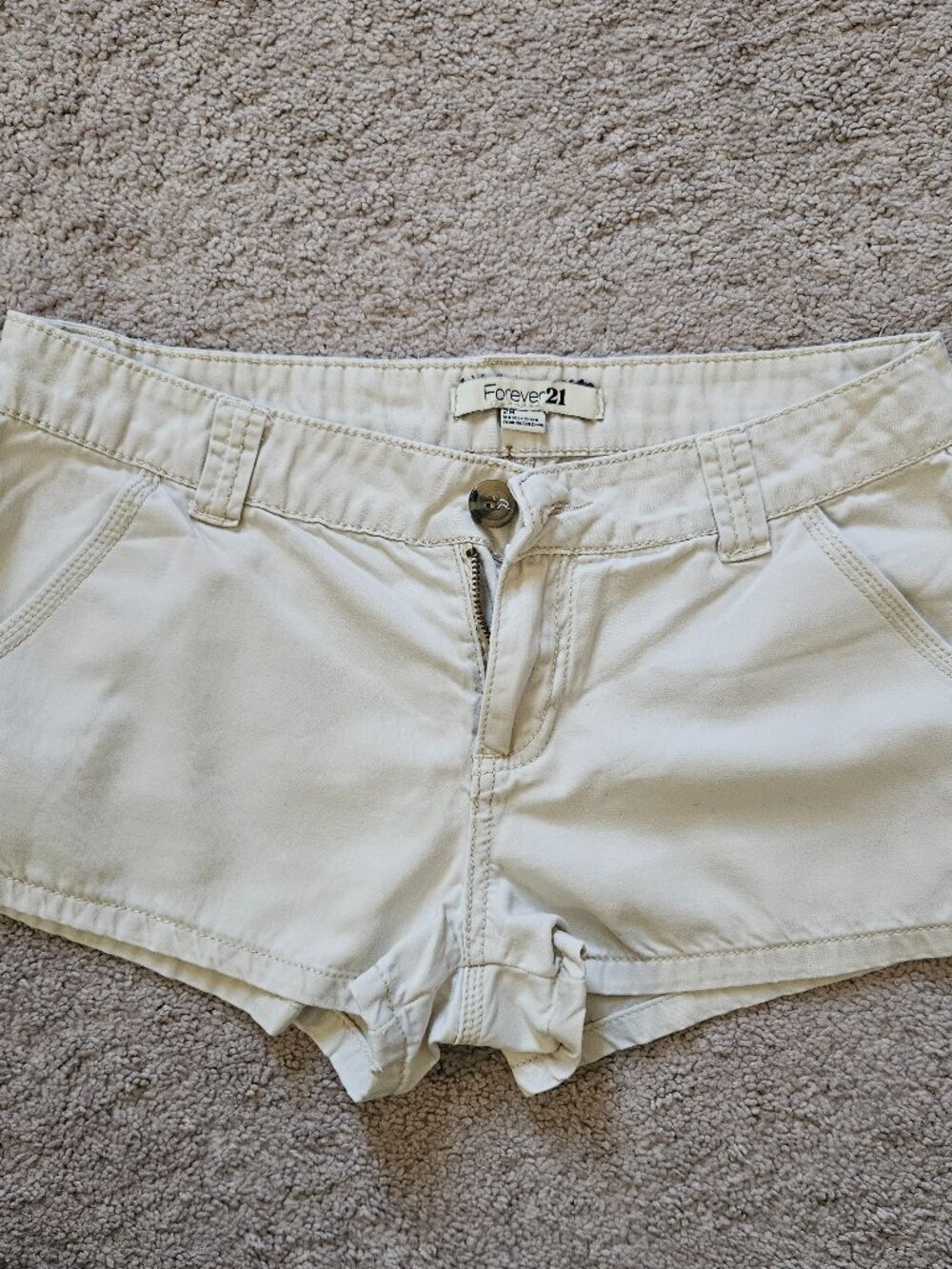 Forever 21 Low Rise Cream Chino Shorts Size S/1 Patch Pockets Zip Fly Y2K